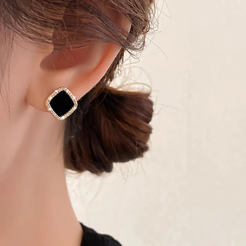Light Luxury High-end Earrings Women's New Ins Style Niche Design Pearl Earrings All-match Earrings