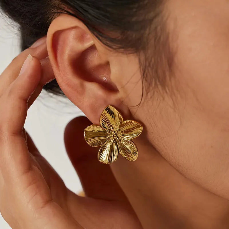 Flower studs
