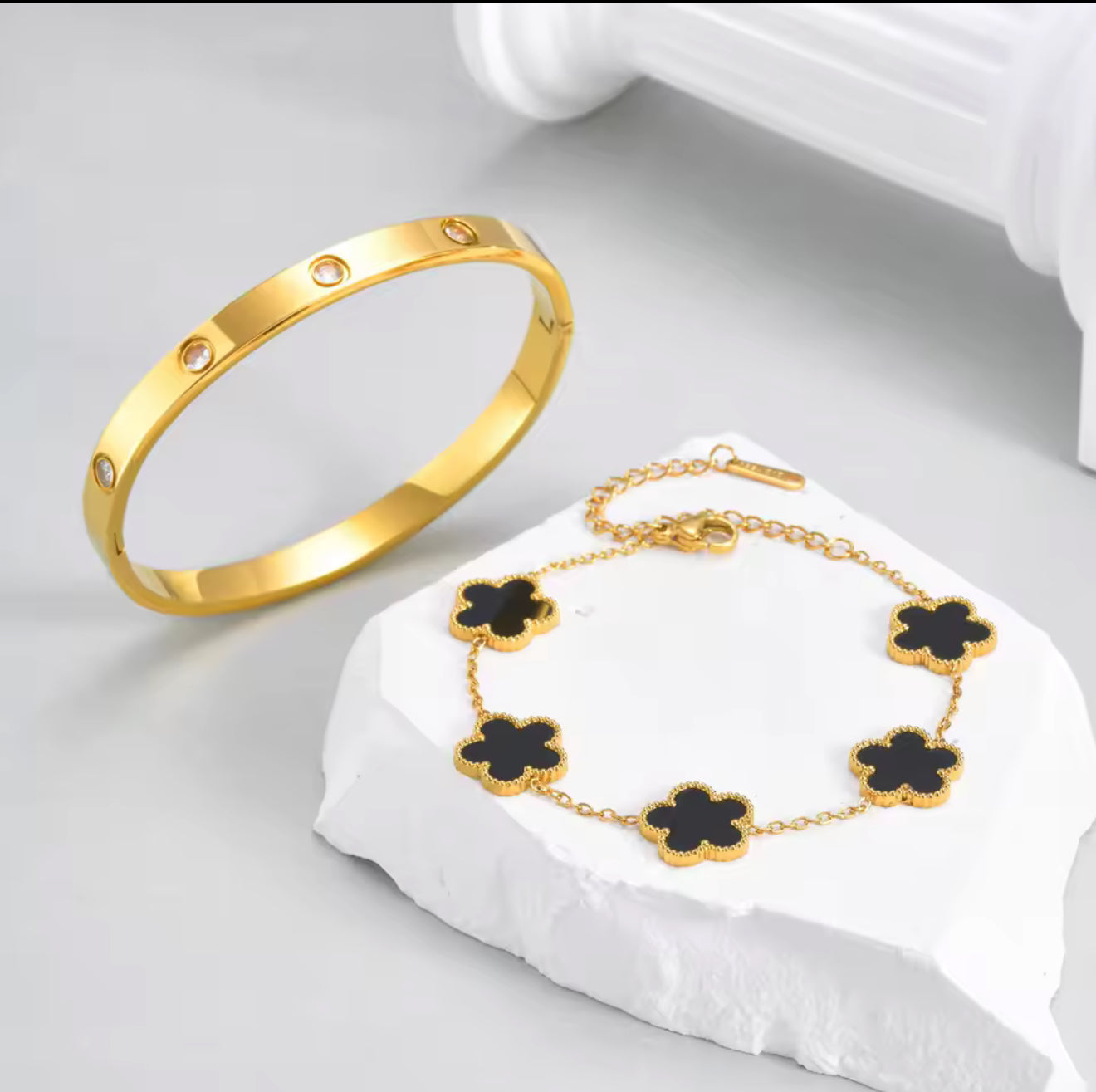 Black clover charm barcelet