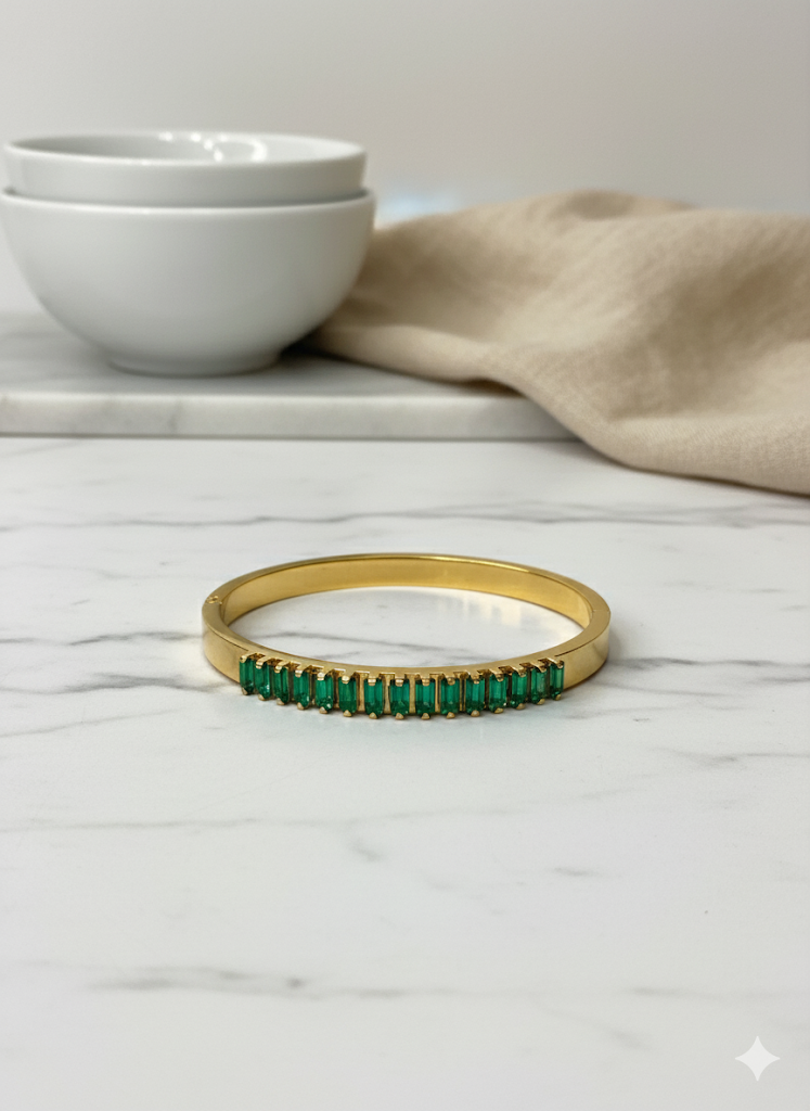 Elegant style bangle with green stone waterproof non tarnish