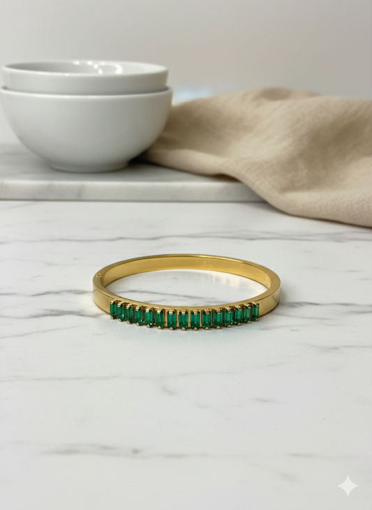 Elegant style bangle with green stone waterproof non tarnish
