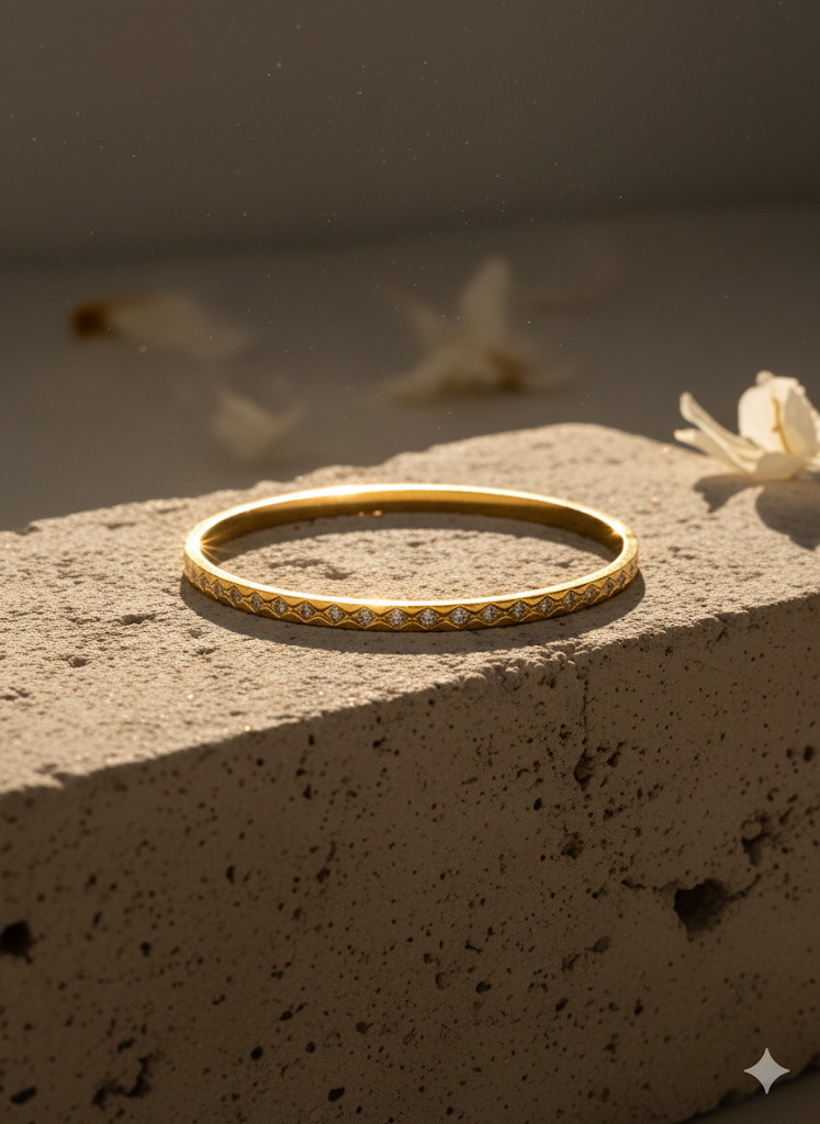 Simple style 18k gold plated bangle with white stone stylish bangle