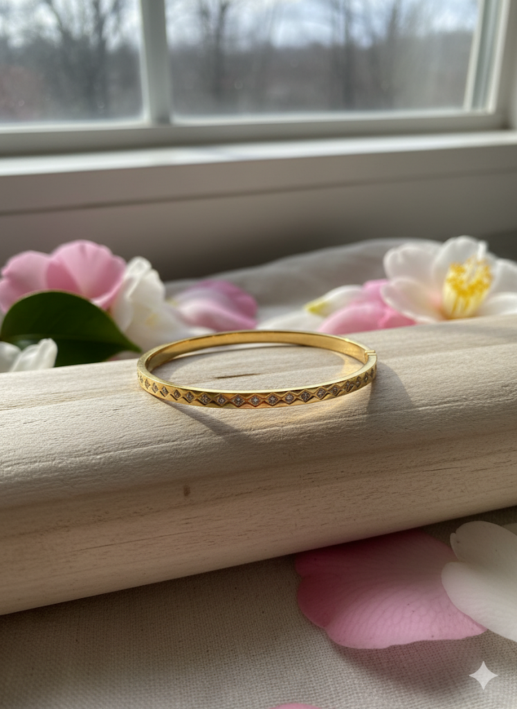 Simple style 18k gold plated bangle with white stone stylish bangle