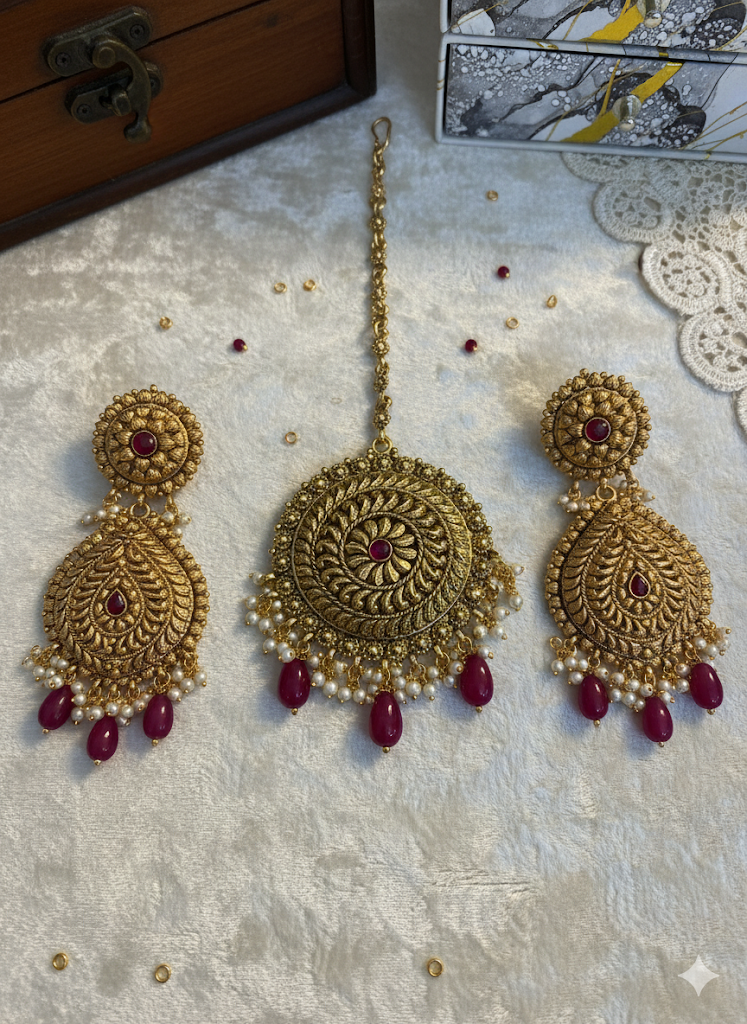 Golden Punjabi Tika with earrings set